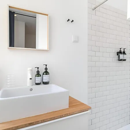 Charming 2br With Balcony Apartamento Lisboa